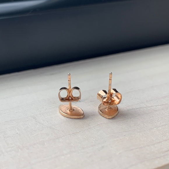 10k Gold football stud earrings - Picture 3 of 4